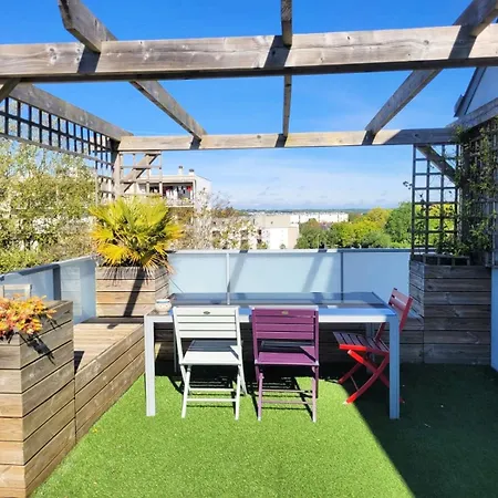 Le Nid : Rooftop Moderne Surplombant La Apartment *