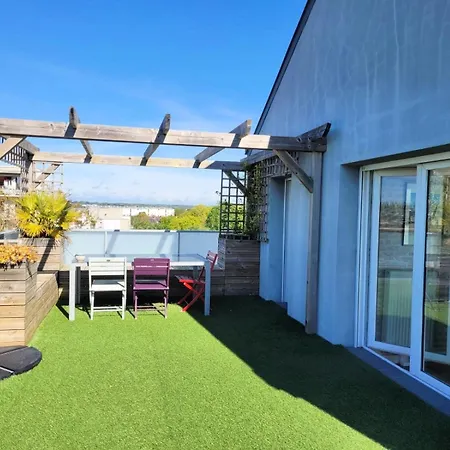 Le Nid : Rooftop Moderne Surplombant La Appartement